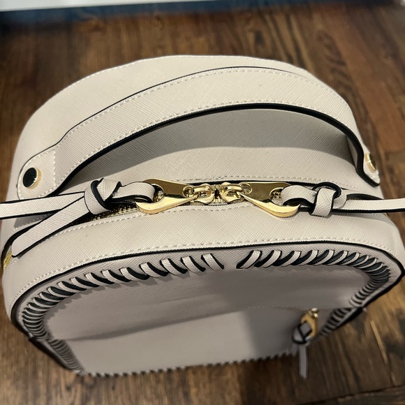 CALPAK Backpack. Great Used Condition. Perfect for work, school, busy moms. Zip - Picture 9 of 11